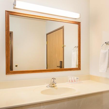 Super 8 By Wyndham Galva Otel Dış mekan fotoğraf