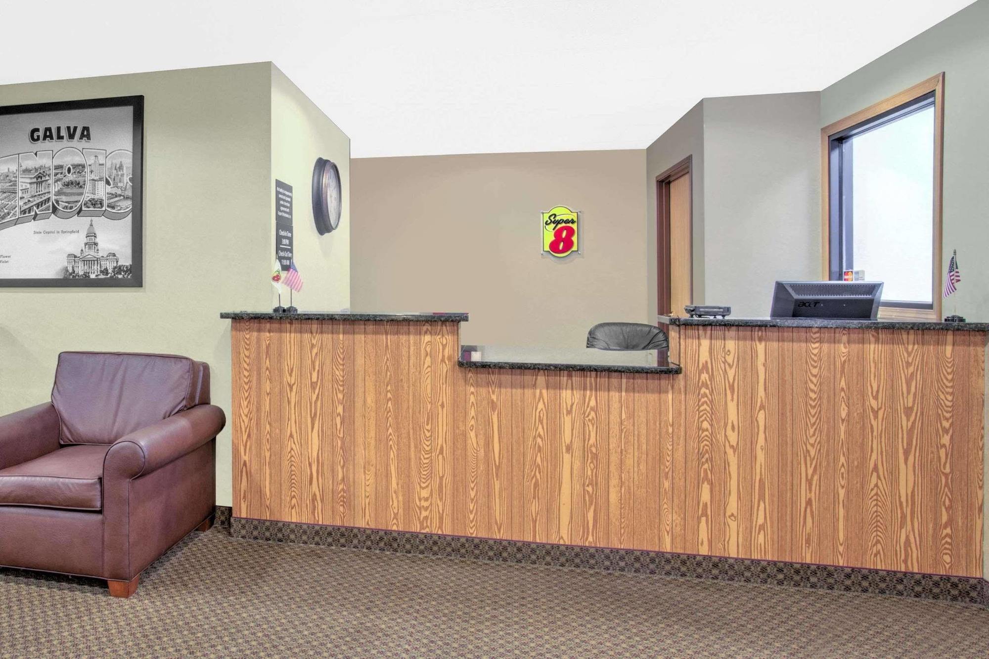 Super 8 By Wyndham Galva Otel Dış mekan fotoğraf